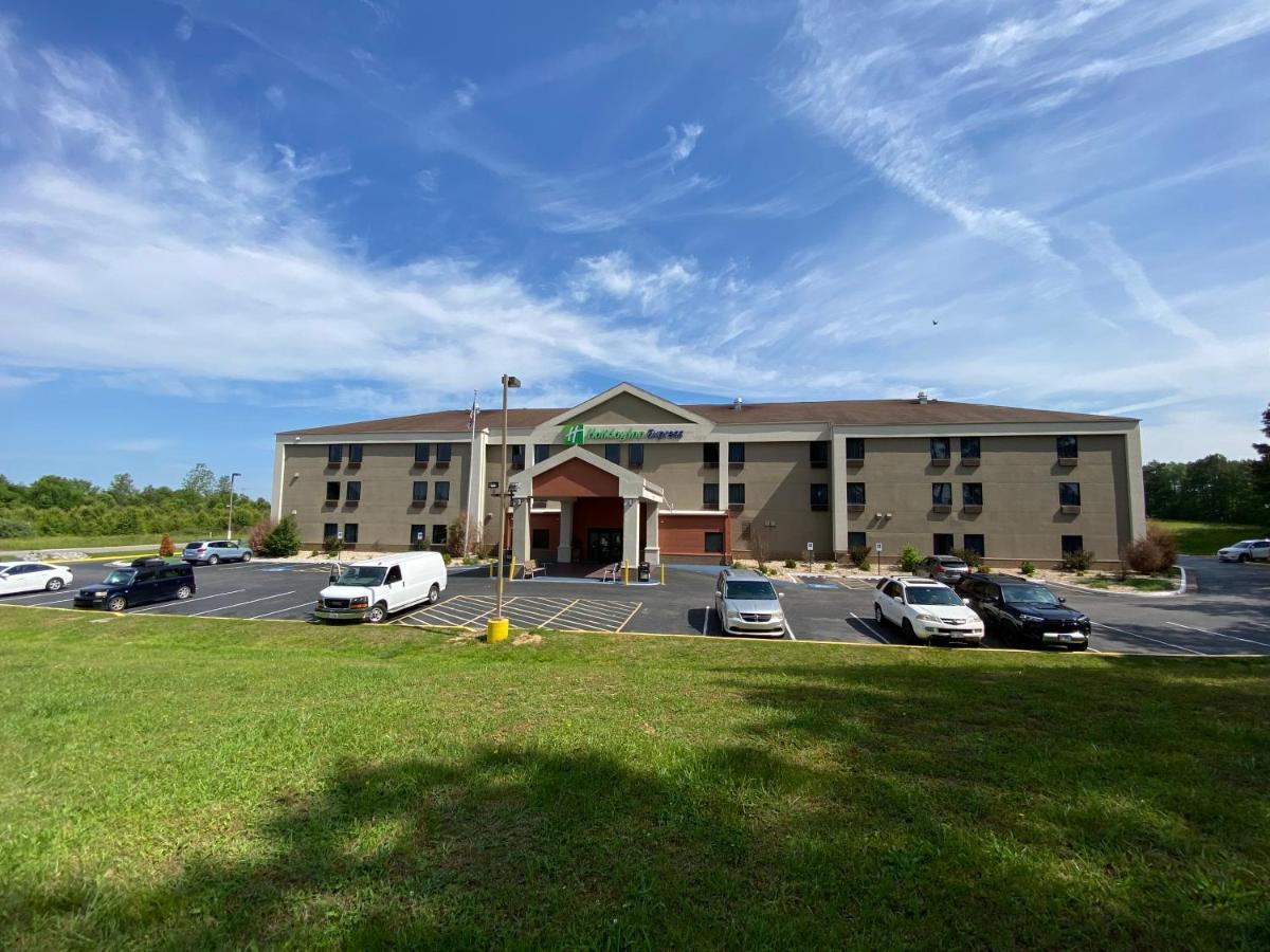 Holiday Inn Express Metropolis By Ihg Exterior foto