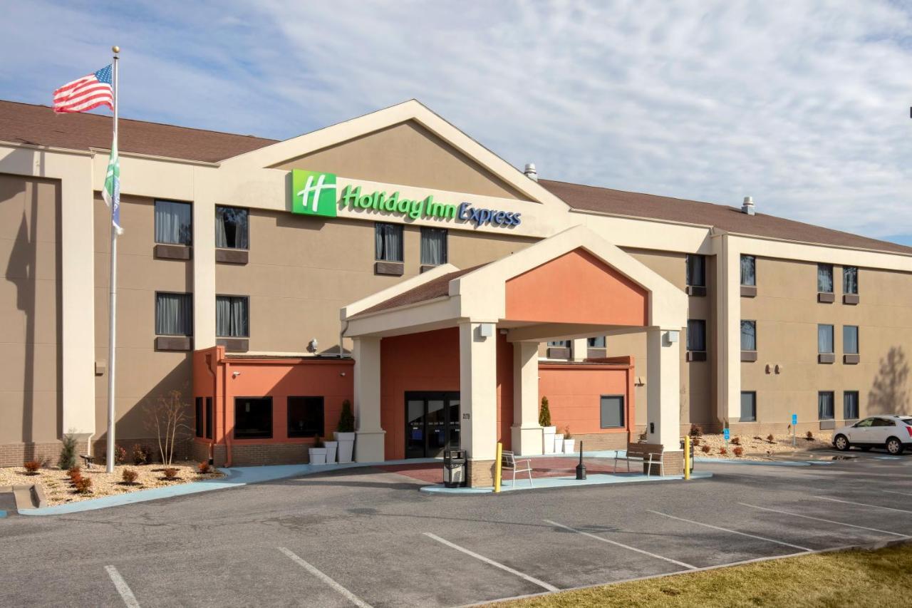 Holiday Inn Express Metropolis, An Ihg Hotel Exterior foto