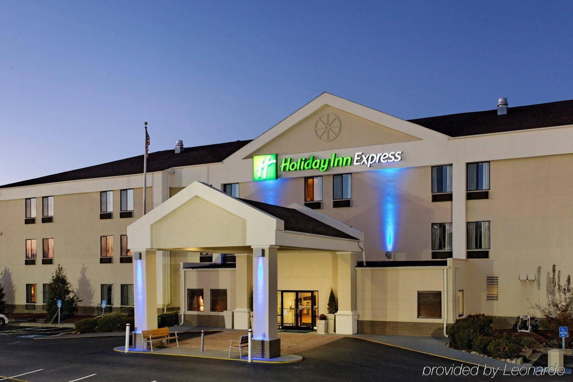 Holiday Inn Express Metropolis, An Ihg Hotel Exterior foto